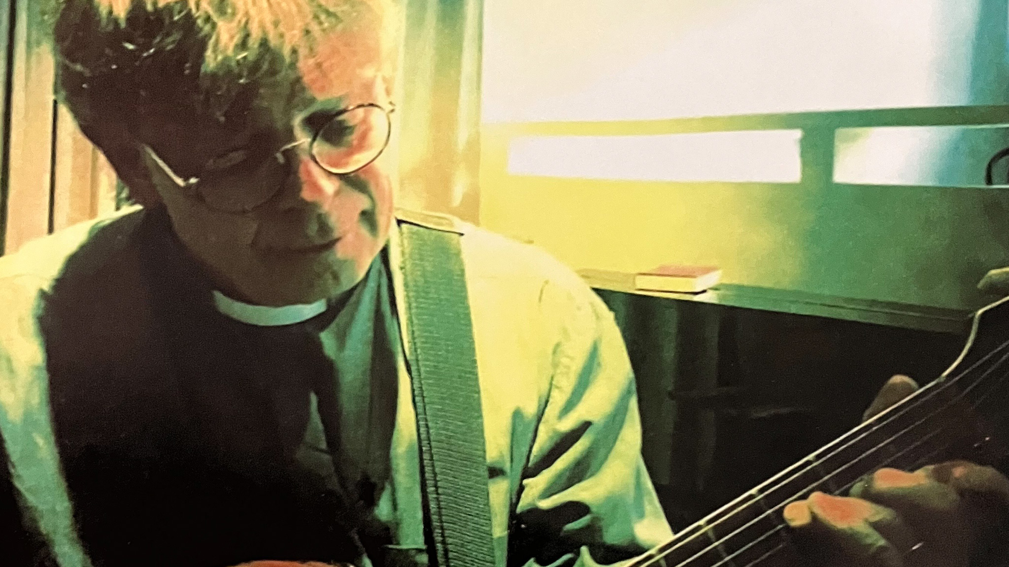 Anders Segersson på gitarr